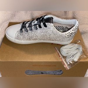 Vintage Havana Stars Above Sneakers (NEW)